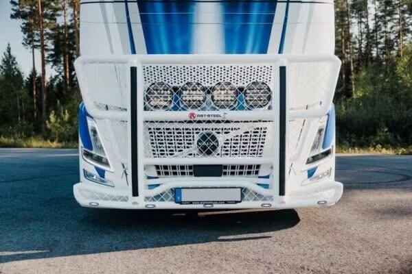 RST-STEEL Bull bar Freeway V57 Volvo FH Aero