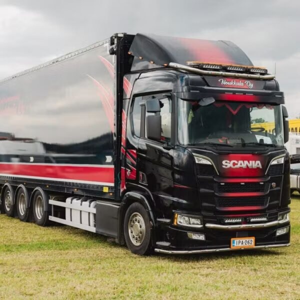 RST-STEEL Roof bar Basic V30 Scania NG