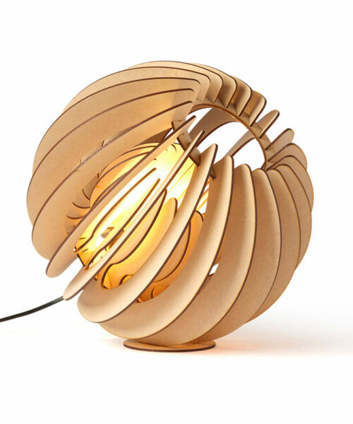 Van Tjalle en Jasper William Shakesphere vloerlamp  E27 in 4 kleuren