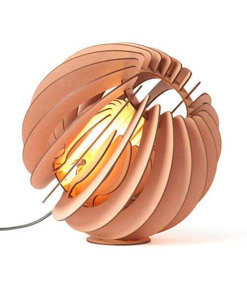 Van Tjalle en Jasper William Shakesphere vloerlamp  E27 in 4 kleuren