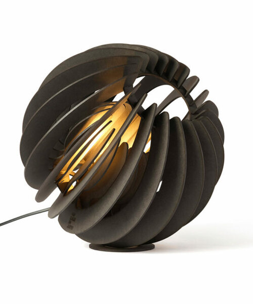 Van Tjalle en Jasper William Shakesphere vloerlamp  E27 in 4 kleuren