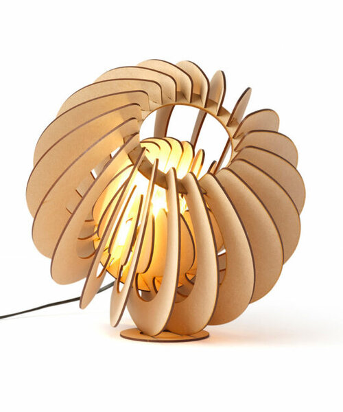 Van Tjalle en Jasper William Shakesphere vloerlamp  E27 in 4 kleuren