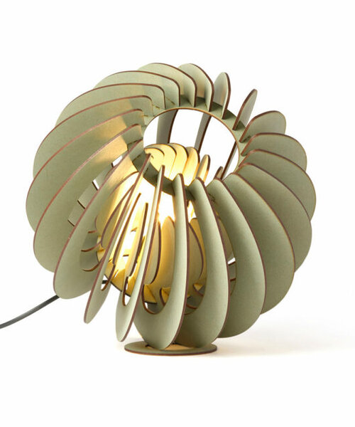 Van Tjalle en Jasper William Shakesphere vloerlamp  E27 in 4 kleuren