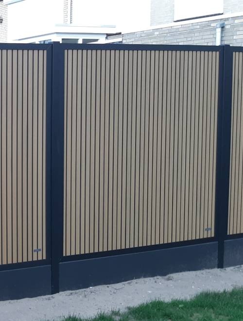 Composiet schutting - Dark Line Stripes Oak and Black Co-Ex