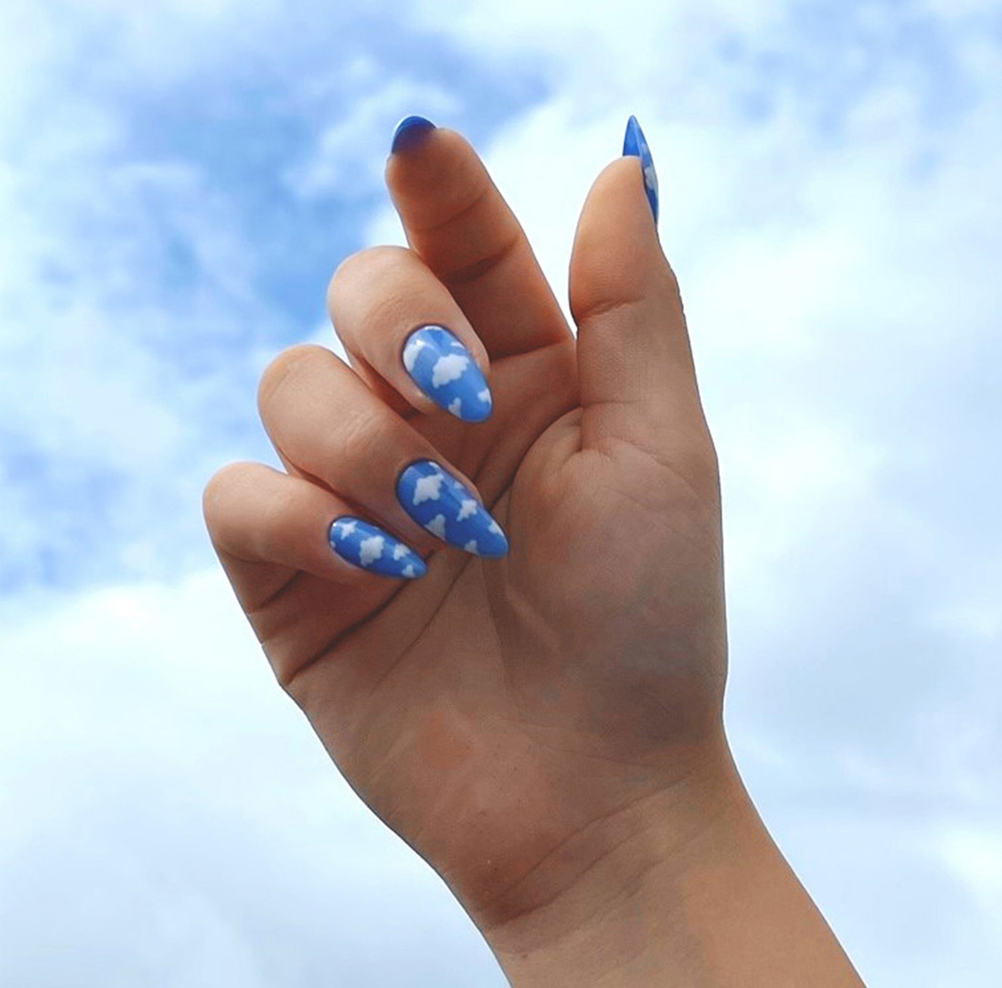 Nailart: Head in the clouds