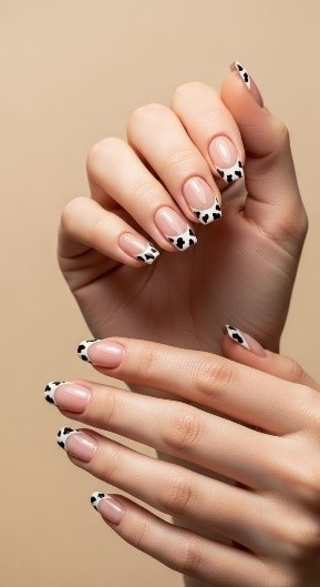 Van Print tot Polish: De tijdloze charme van cow print op nagels