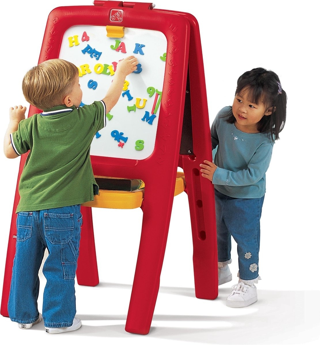 Tableau enfant mural Step 2 - jeux enfants- deux faces - comprend 77 lettres, chiffres et signes en mousse magnétique.