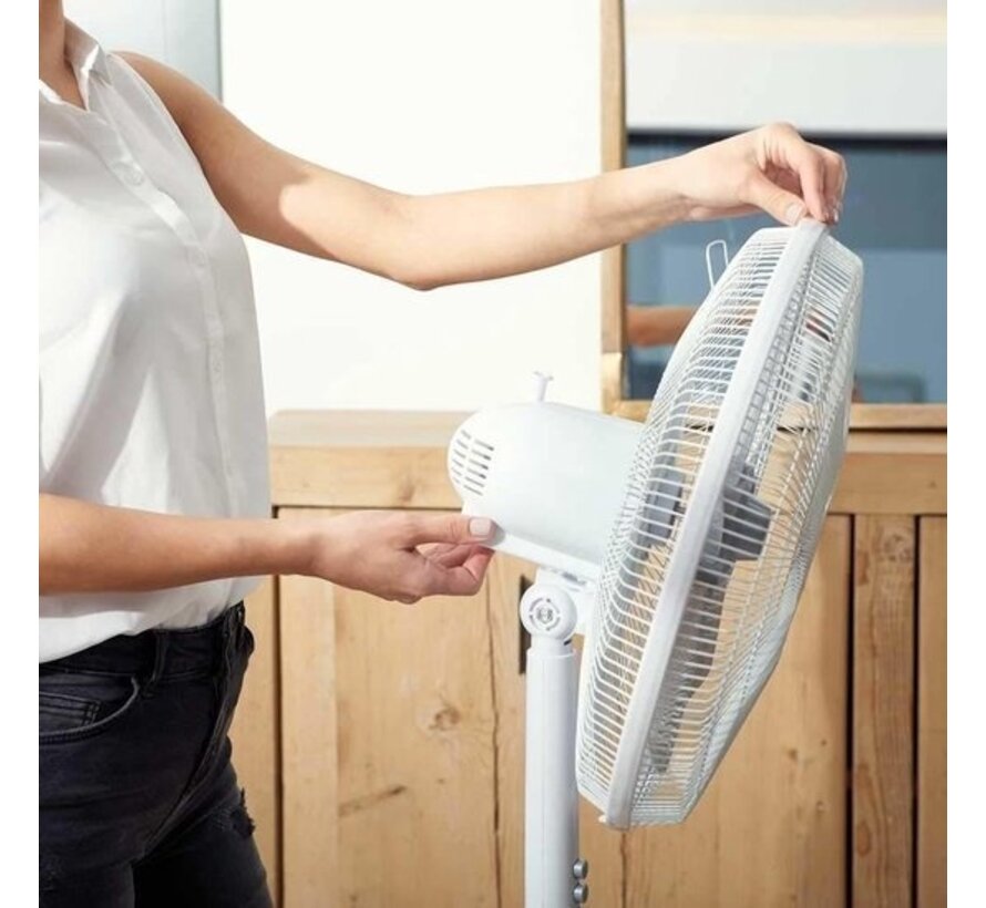 BLACK+DECKER Ventilateur sur trépied BXPF60E - Ø 40 cm - 60 watts - Blanc