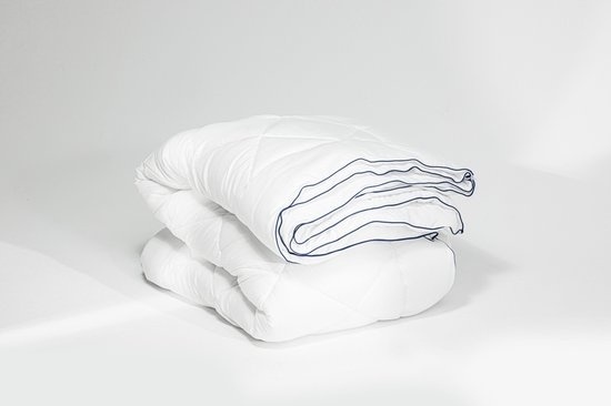 Soulsnooze® -Luxe 4 Season Duvet 200 x 220 - Couette double - Couette partenaire - Réglable de chaque côté - 30 jours de sommeil à l'essai - Qualité hôtelière - Anti-allergique - Couette été et hiver