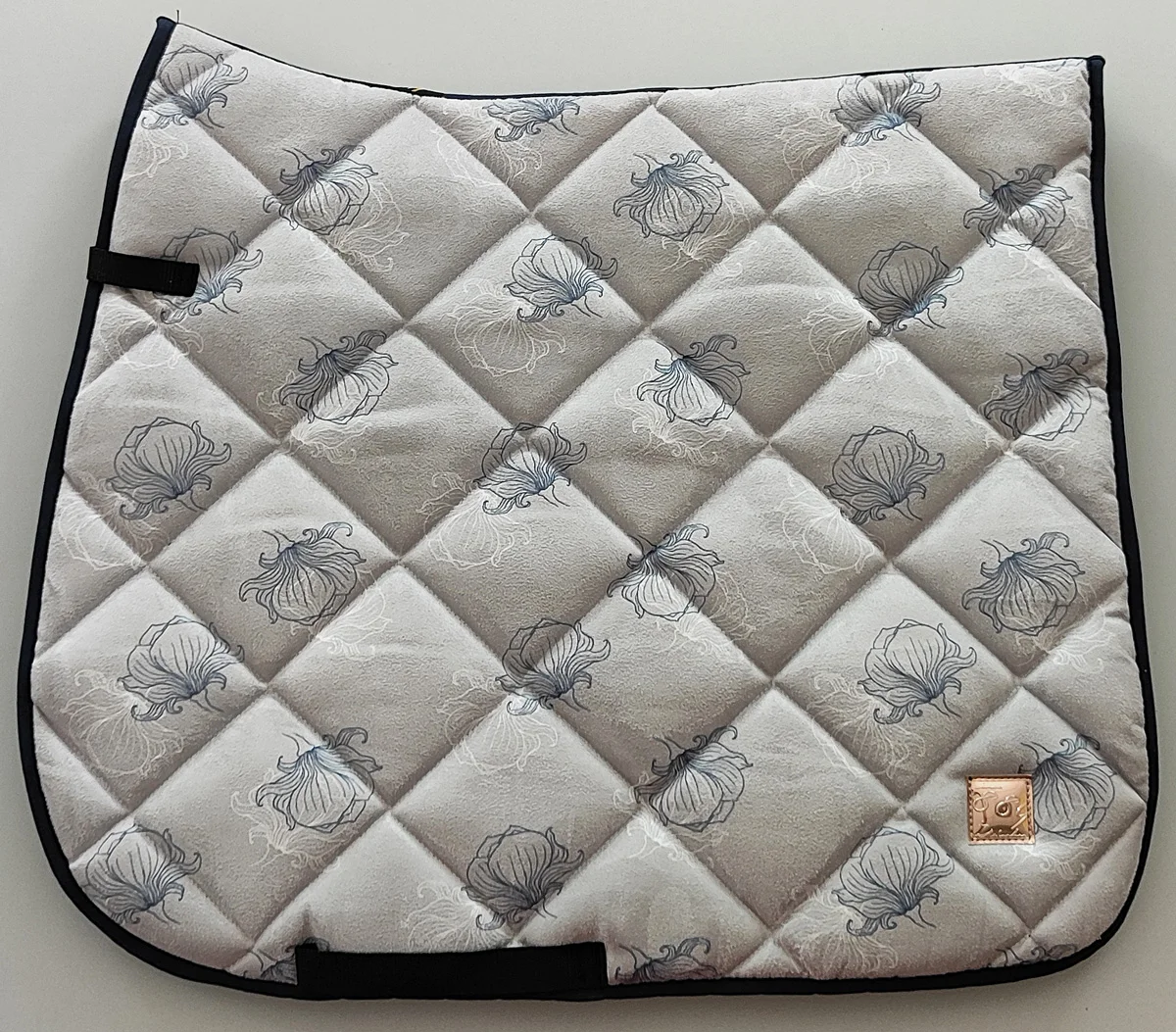 Tapis de selle Equest en polyéthylène Gris avec fleurs