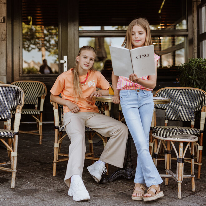 No Way Monday meisjes T-shirt loose fit zachtoranje