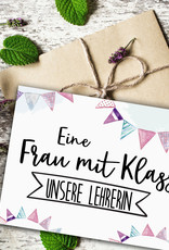 Postkarte Frau mit Klasse LEHRERIN Geschenk Postkarte