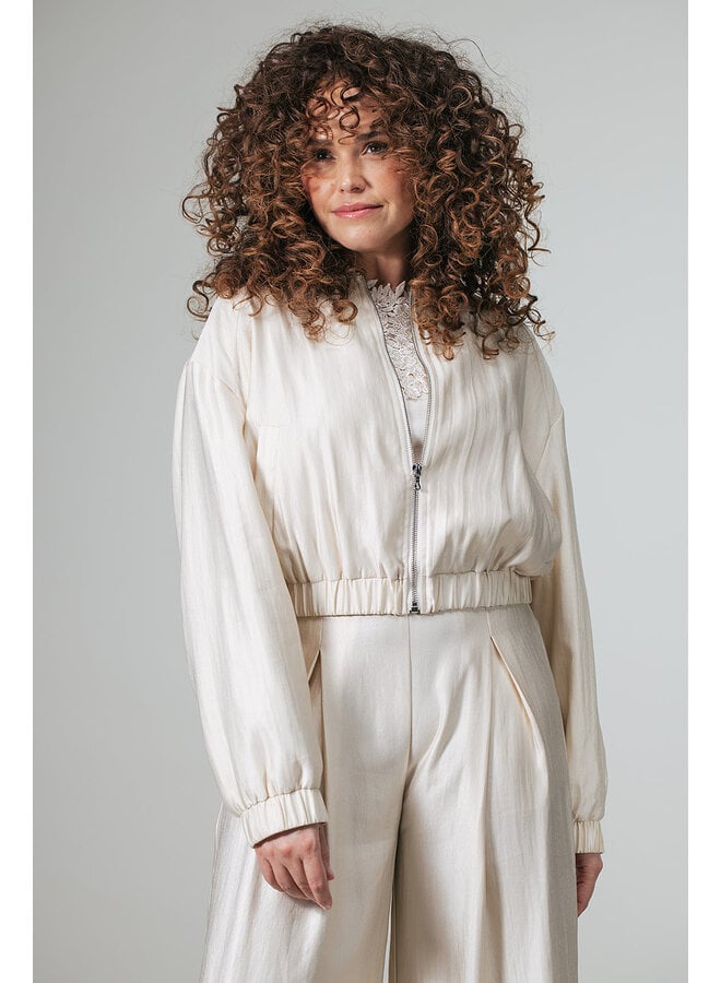 Label Dot Jasje Ivoor Larissa