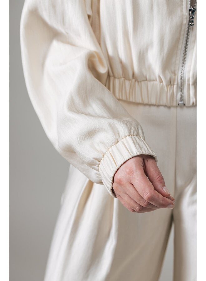 Label Dot Jasje Ivoor Larissa