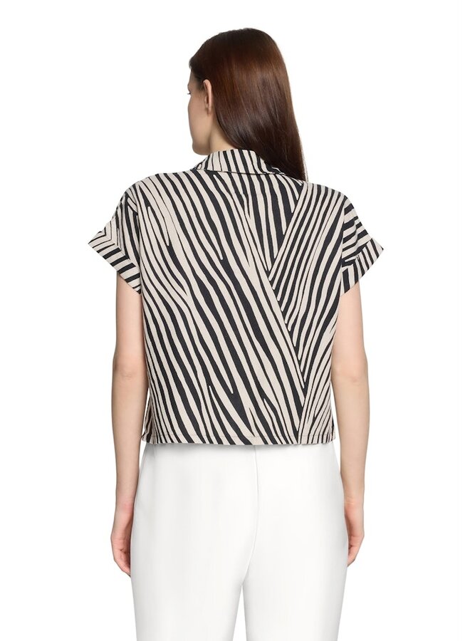 Betty Barclay Blouse Zwart 8830-2024
