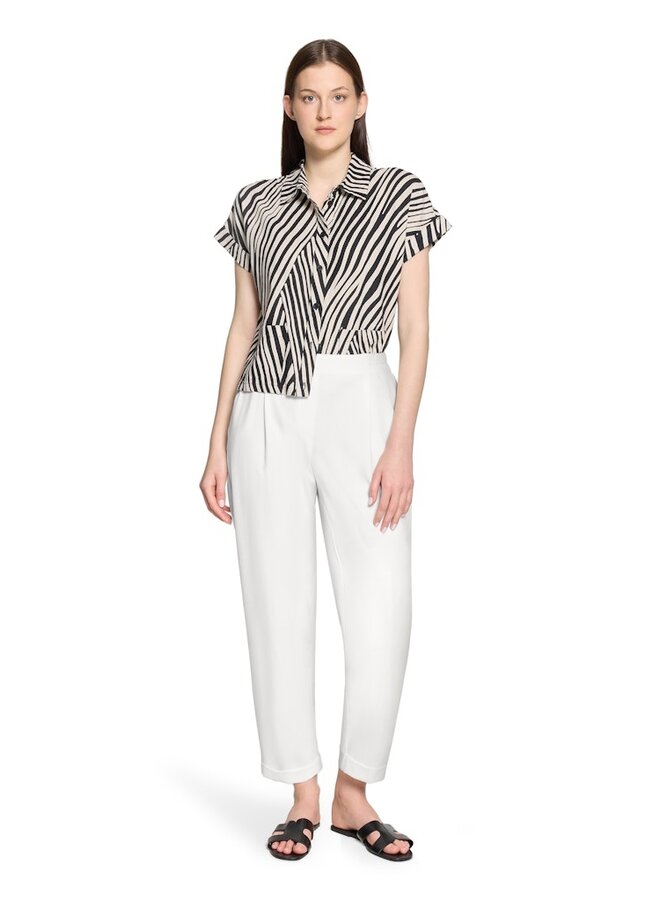 Betty Barclay Blouse Zwart 8830-2024