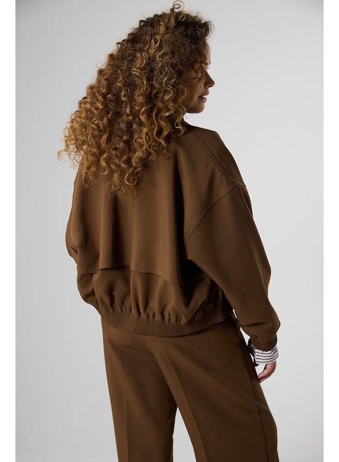 Label Dot Jasje Bruin Louelle