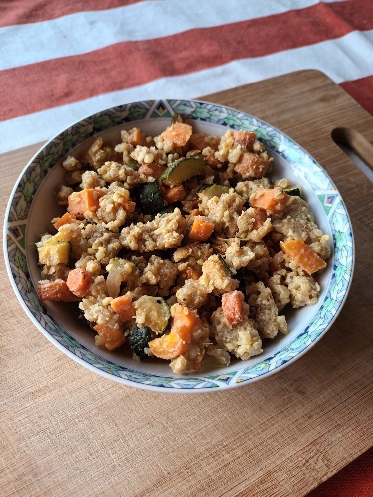 Boekweit met geroosterde groenten en kruidige yoghurtsaus
