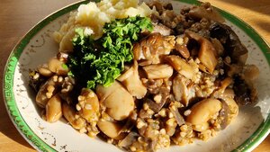 Boekweitstoof met paddenstoelen en limabonen