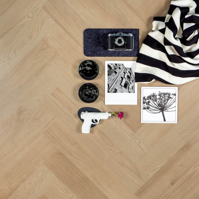 Crystal Herringbone Rigid Visgraat Klik PVC met Geïntegreerde Ondervloer