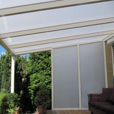 Standaard zijwand terrasoverkapping met polycarbonaat