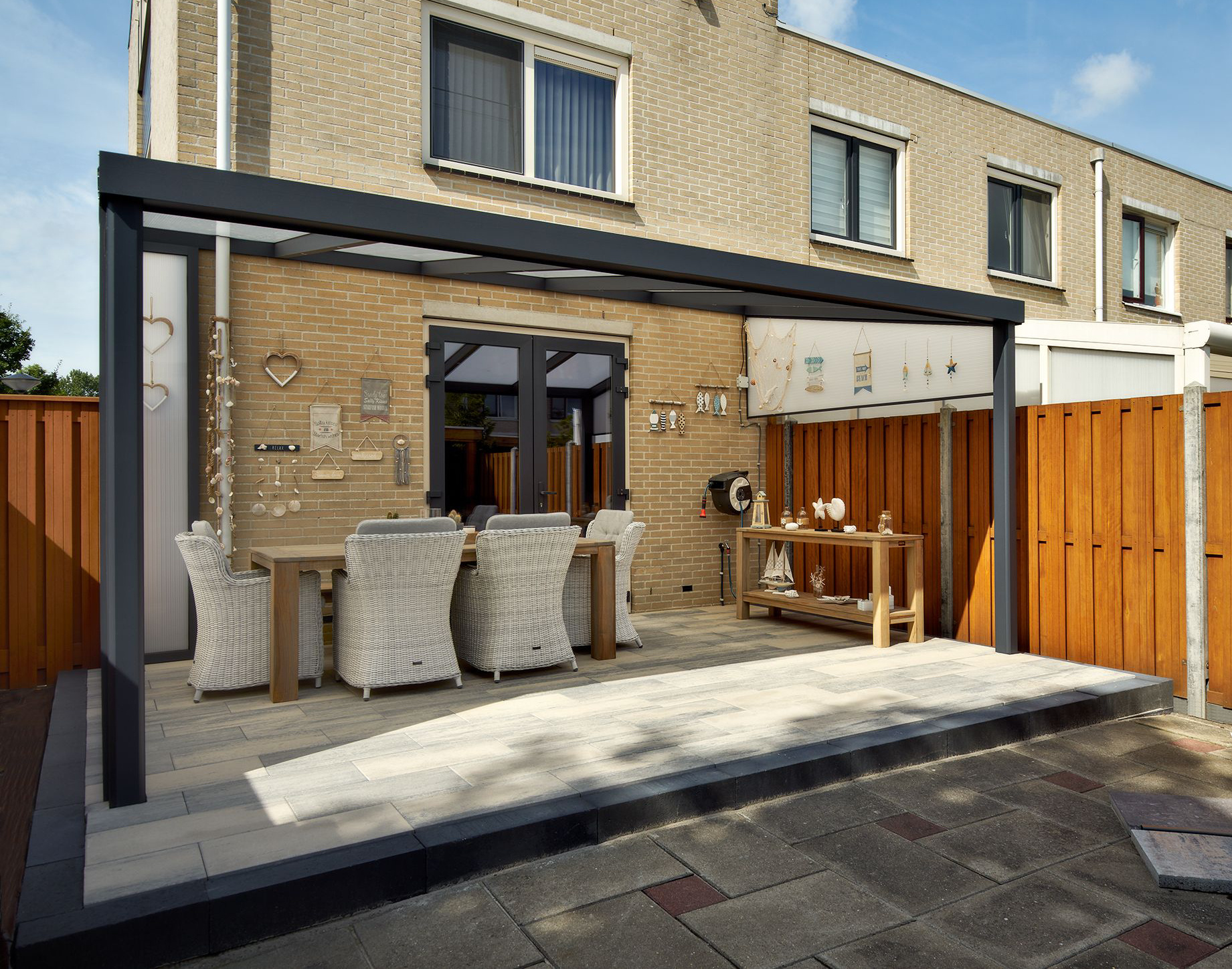 Creëer een luxe buitenleven met een aluminium overkapping van topkwaliteit