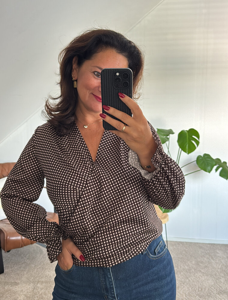 DANA FLOREA Top Dots Bruin