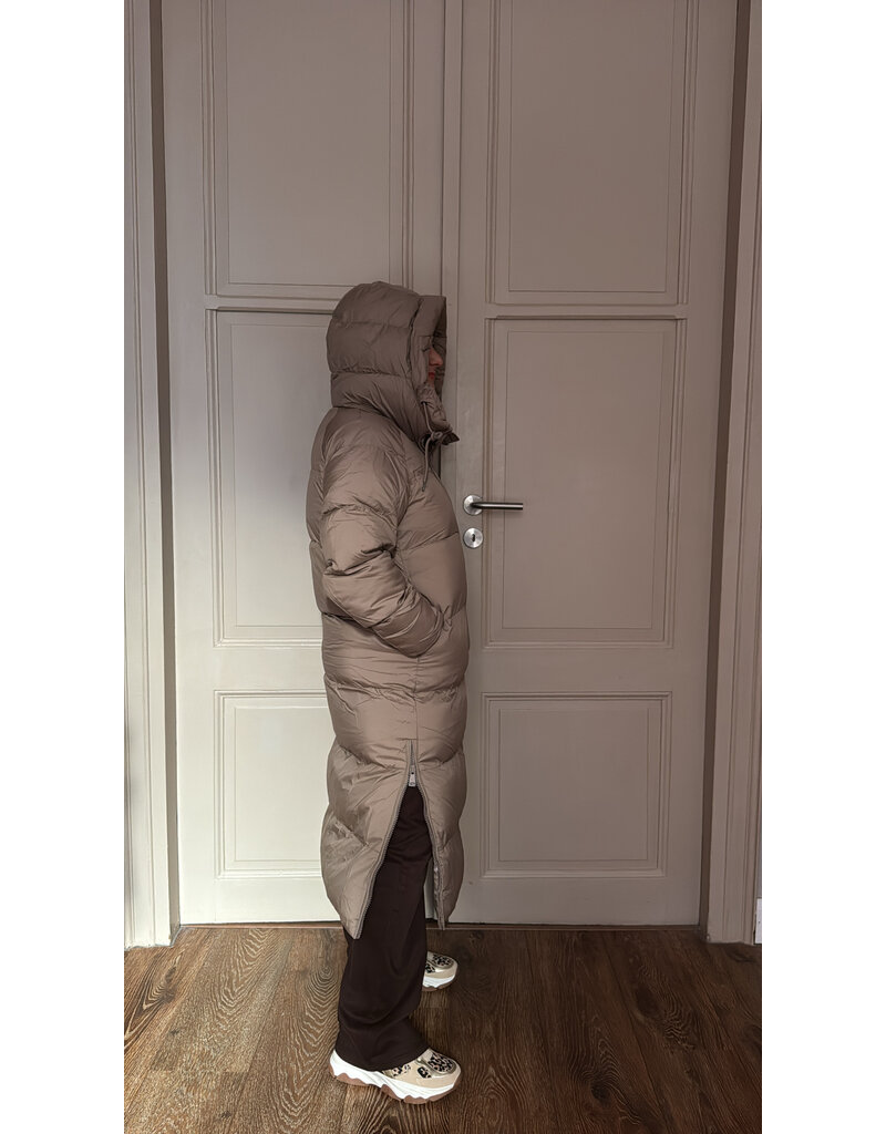 DANA FLOREA Winterjas Gewatteerd Taupe