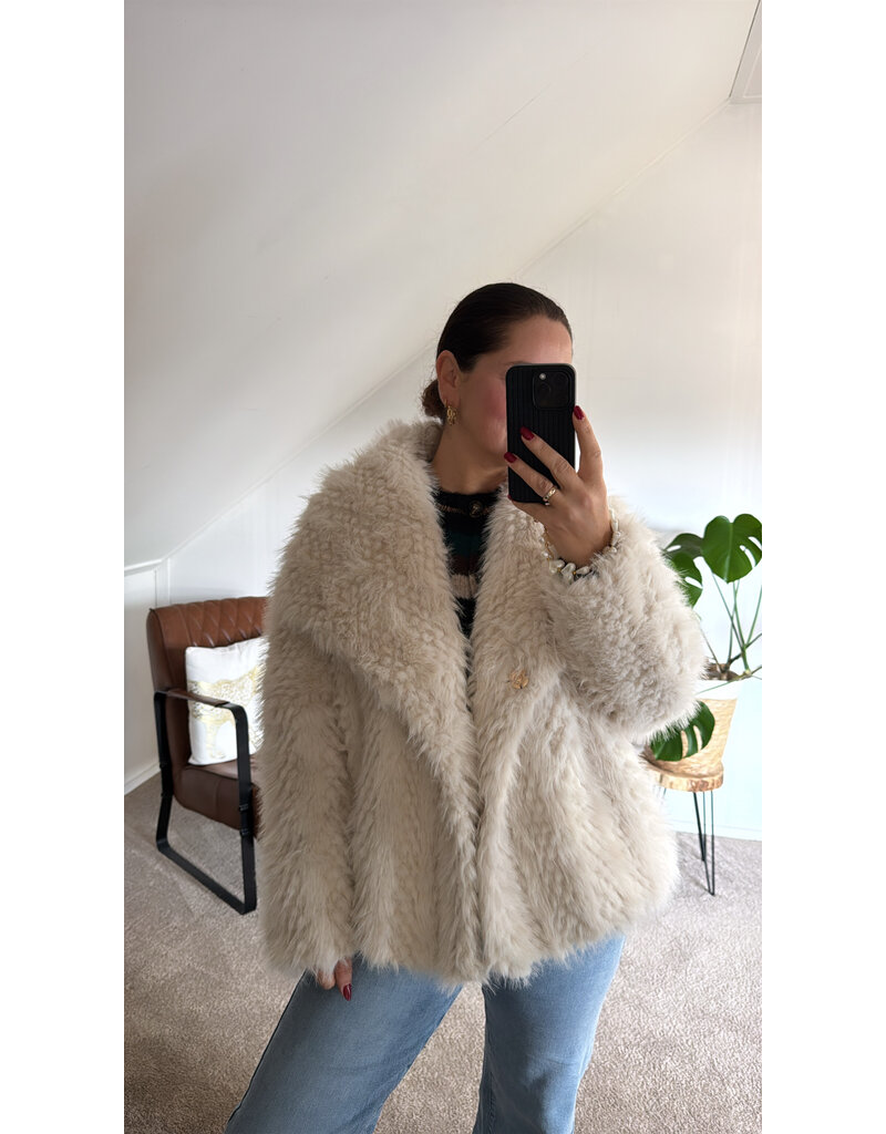 DANA FLOREA Faux Fur Jas Noa