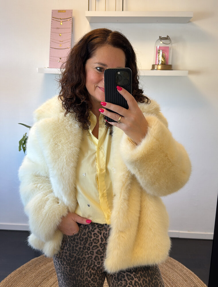 DANA FLOREA Faux Fur Jas Botergeel