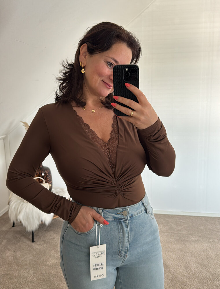 DANA FLOREA Body Elin Bruin