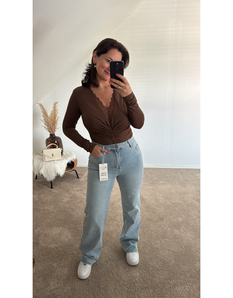 DANA FLOREA Body Elin Bruin