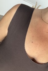 DANA FLOREA Top Bruin Isa