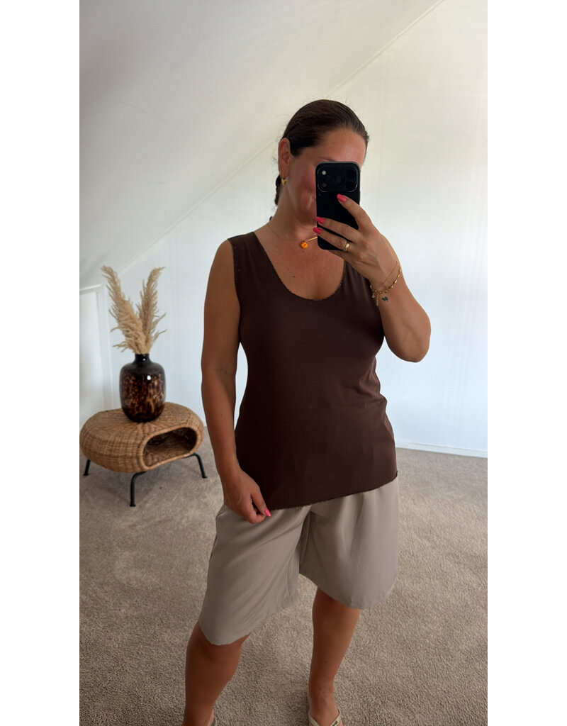 DANA FLOREA Top Bruin Isa