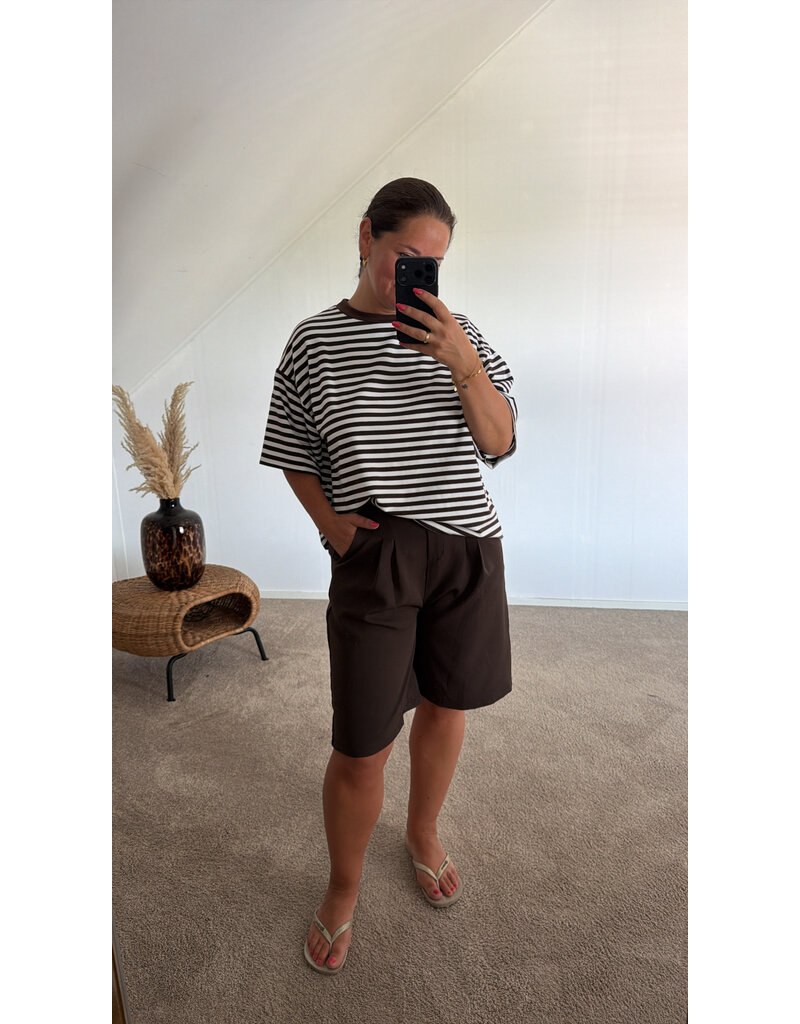 DANA FLOREA Bermuda Lieke Bruin