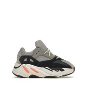 yeezy wave runner size 9