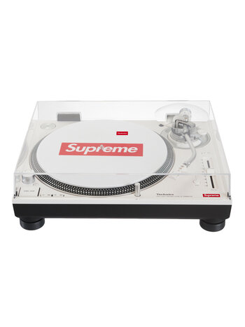 Supreme Technics SL-1200MK7 Turntable