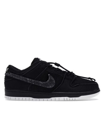 Nike SB Dunk Low Gnarhunters
