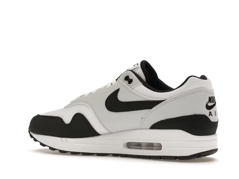 nike air max one black white