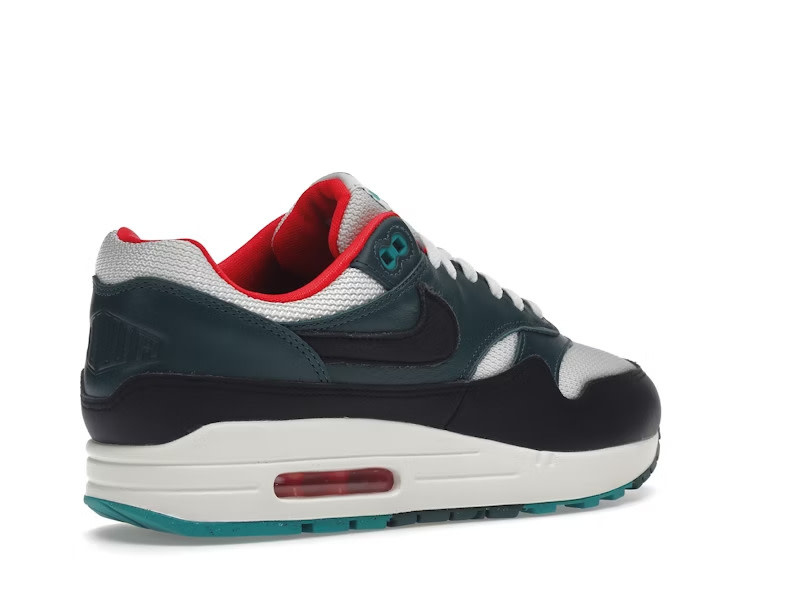 Nike Air Max 1 LeBron James Liverpool F.C.