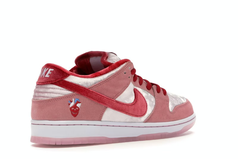 Nike SB Dunk Low Strangelove