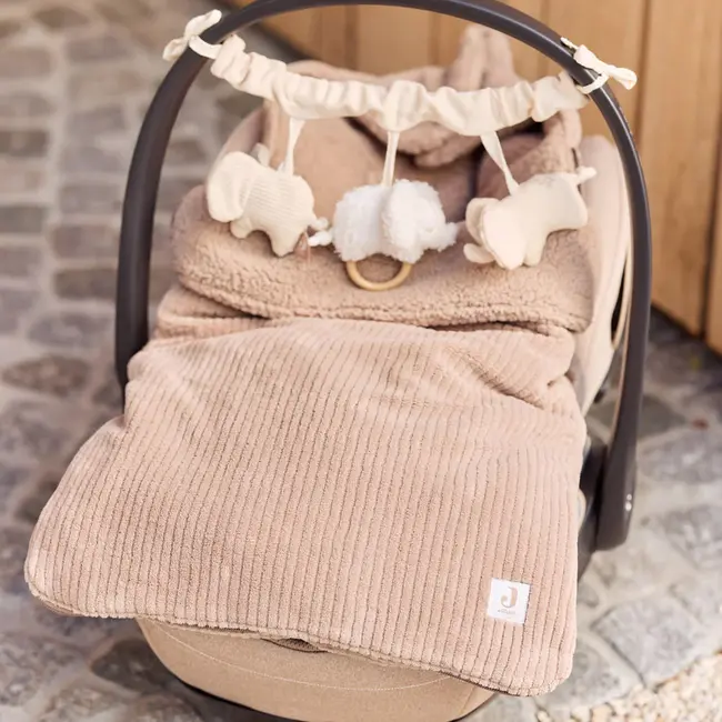 Voetenzak groep 0+ 3/5 punts gordel Cloudy Rib Milky Coffee