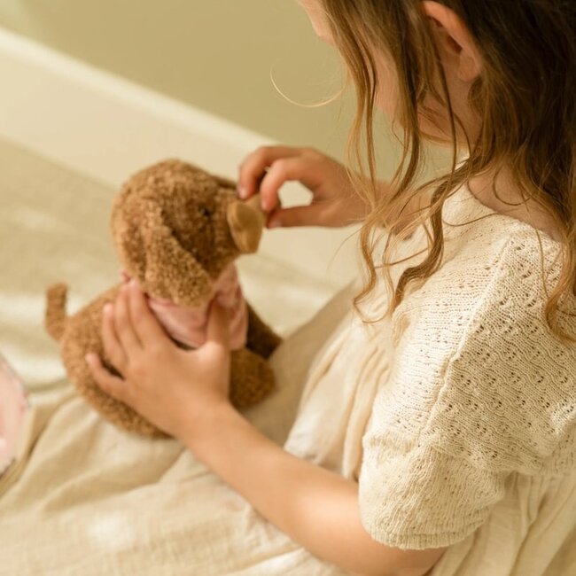 Knuffelhond Jackie In Tas