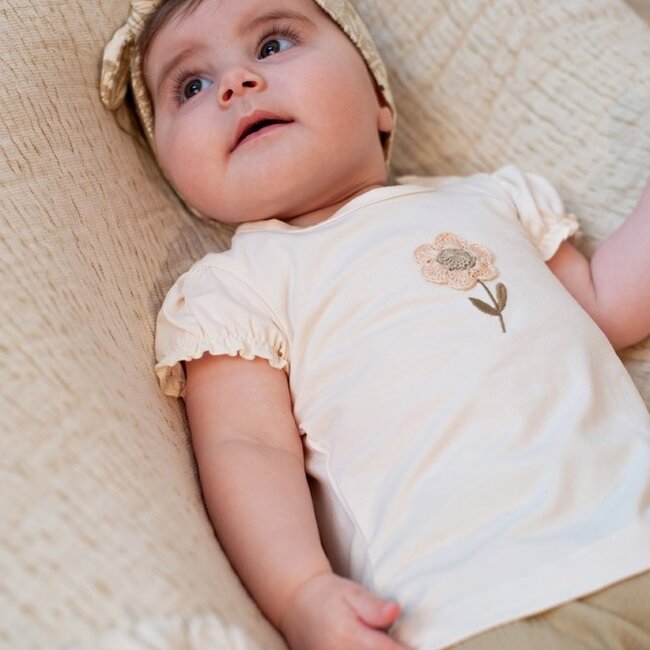 T-Shirt Met Crochet Bloem Let Your Dreams Blossom Offwhite