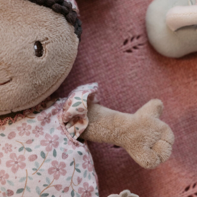 Babypop In Mandje Evi