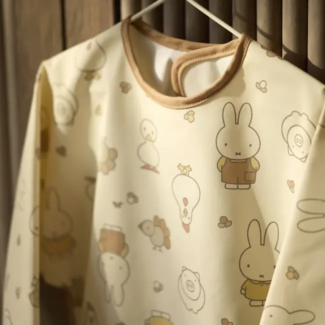 Slab Waterproof met Mouw Nijntje Family Farm