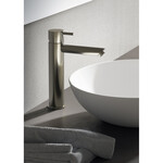 HotBath Cobber | middelhoog | Rechte uitloop | Geborsteld nikkel HotBath HotBath Cobber | middelhoog | Rechte uitloop | Geborsteld nikkel