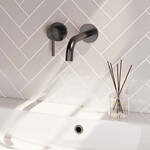 Brauer Gunmetal Carving inbouw wastafelmengkraan | Geborsteld gunmetal PVD | Gebogen uitloop | Rozetten | Links Brauer Brauer Gunmetal Carving inbouw wastafelmengkraan | Geborsteld gunmetal PVD | Gebogen uitloop | Rozetten | Links