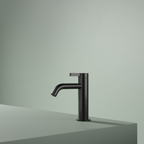 Hotbath Wastafelmengkraan zonder waste Gepolijst Zwart PVD AC003PBP HotBath Hotbath Wastafelmengkraan zonder waste Gepolijst Zwart PVD AC003PBP