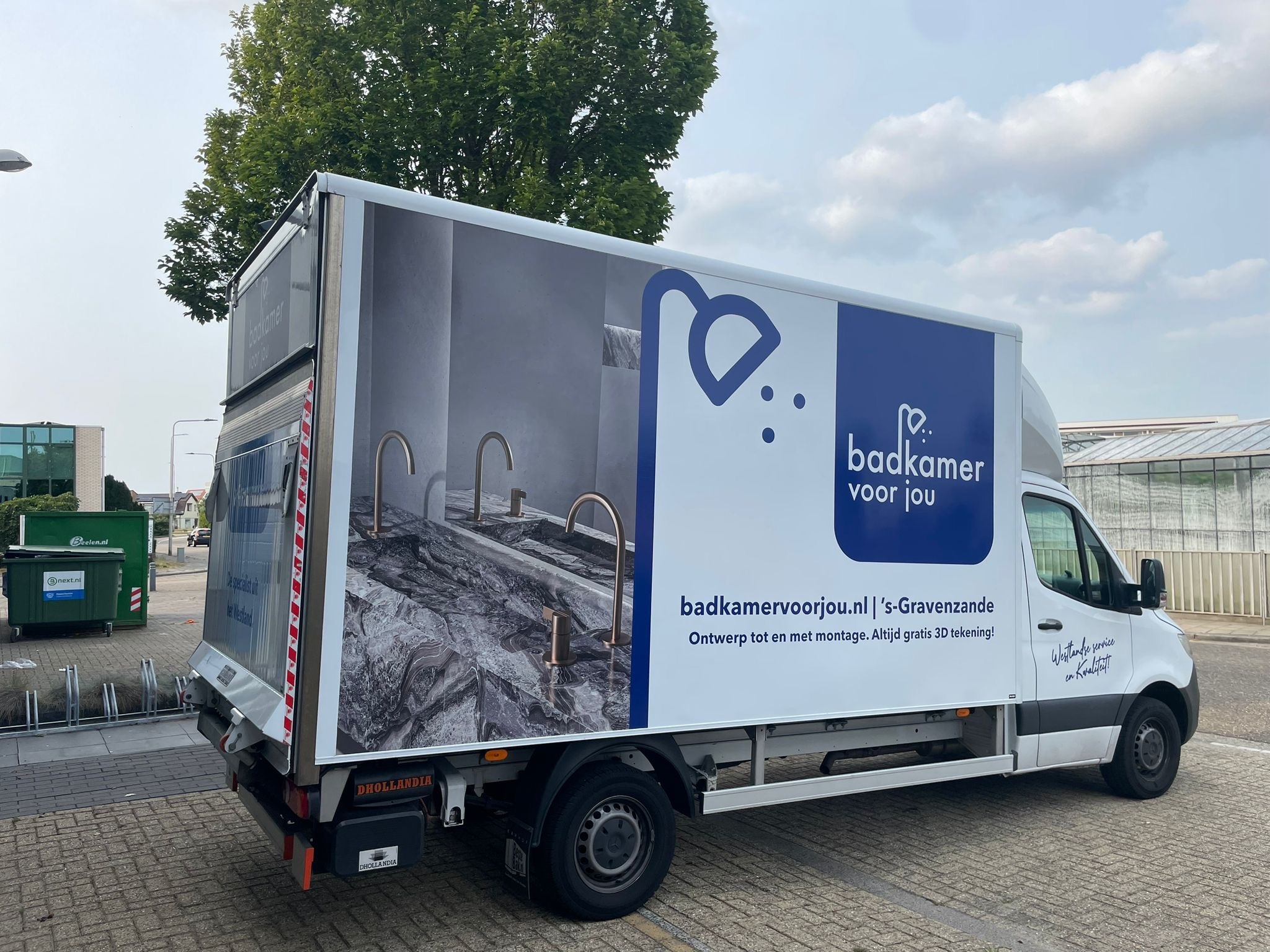 Onze bezorgwagen van Badkamervoorjou.nl